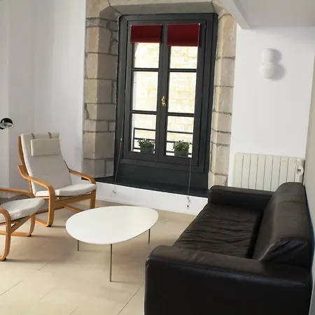 Cinc Balcons Apartment *